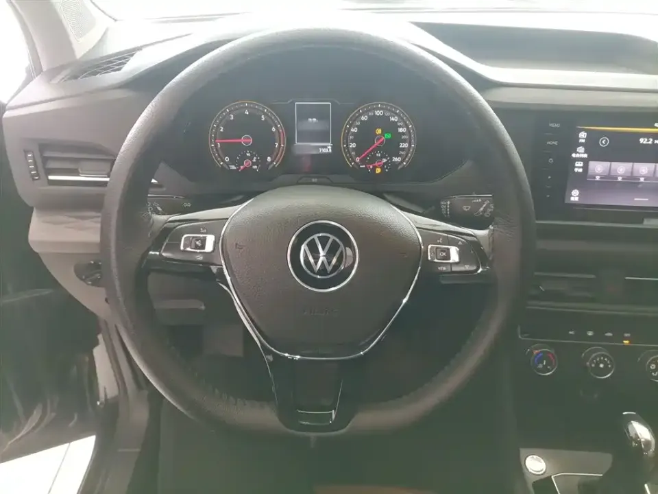 Volkswagen Tharu