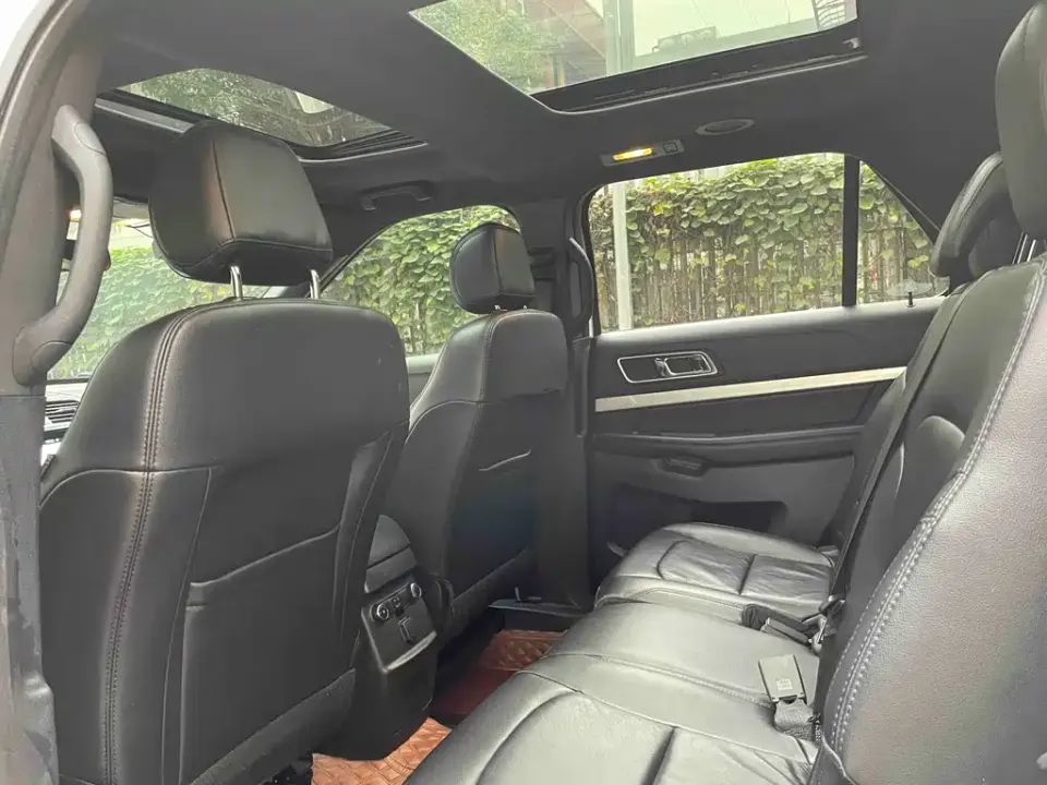 Ford Explorer (Import)