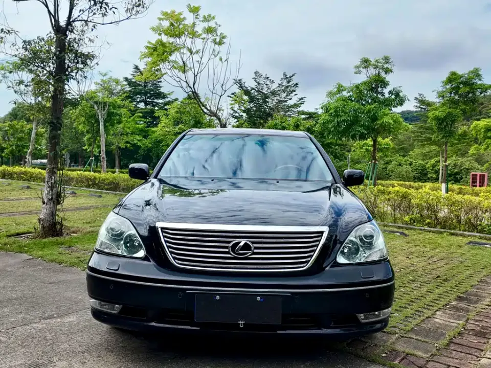 Lexus LS