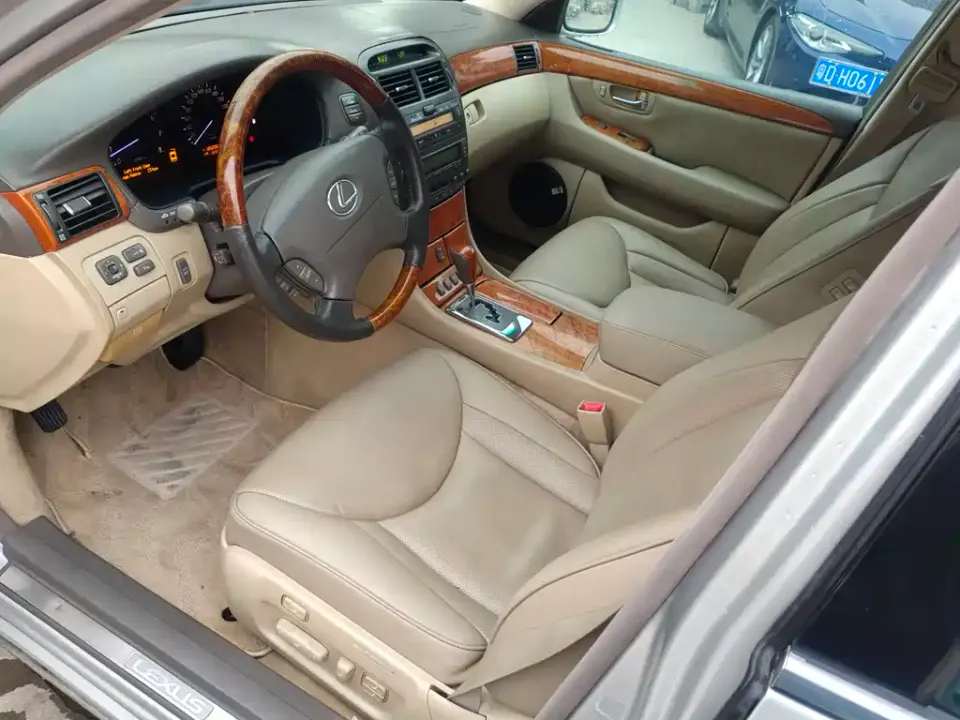 Lexus LS