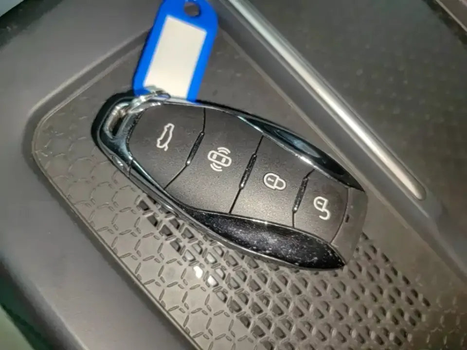 Hongqi Hongqi EH7