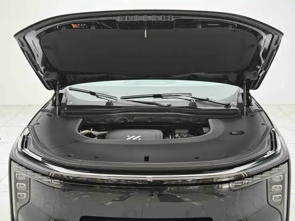 IM Motors IM LS8