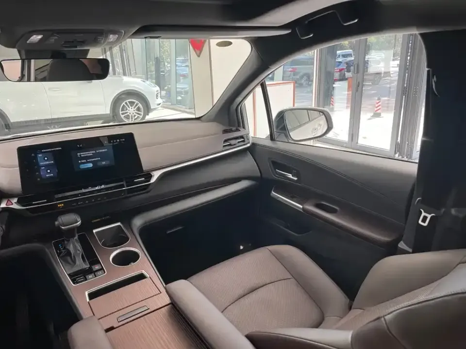 Toyota Granvia