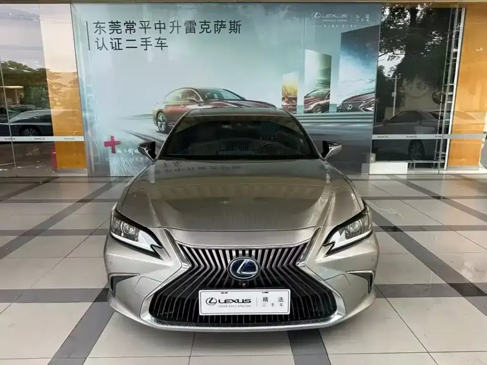 Lexus ES