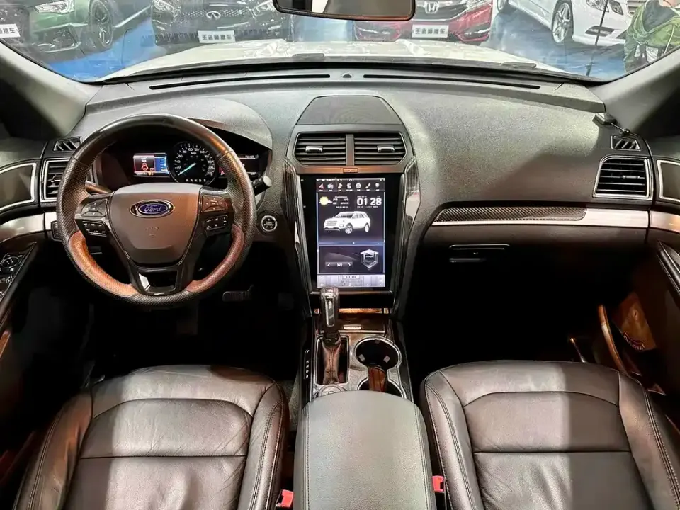 Ford Explorer (Import)