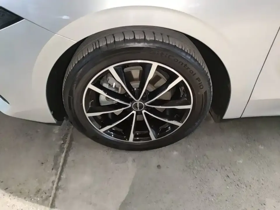 Roewe D7