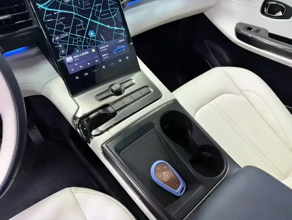 Nio EC6