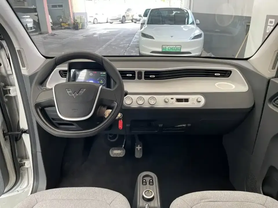 Wuling MINIEV