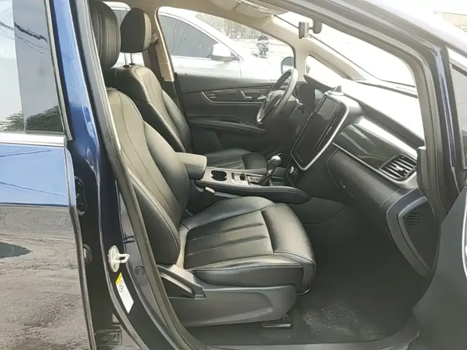 BYD MAX