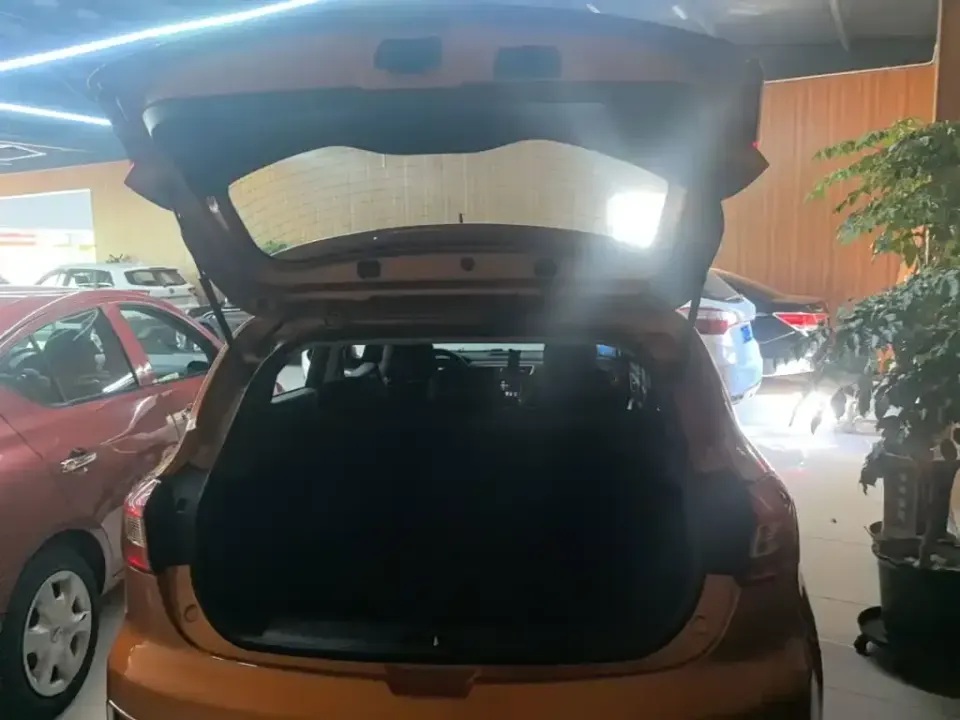 JAC Refine S2