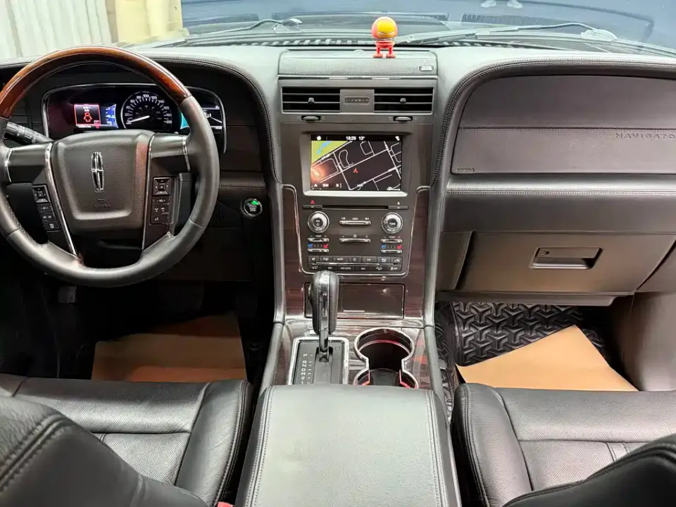 Lincoln Navigator