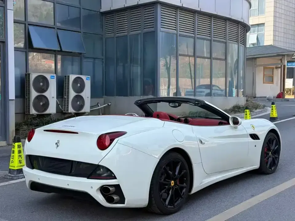 Ferrari California T