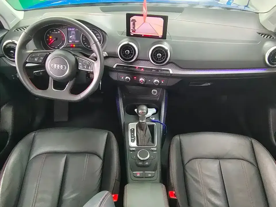 Audi Q2L