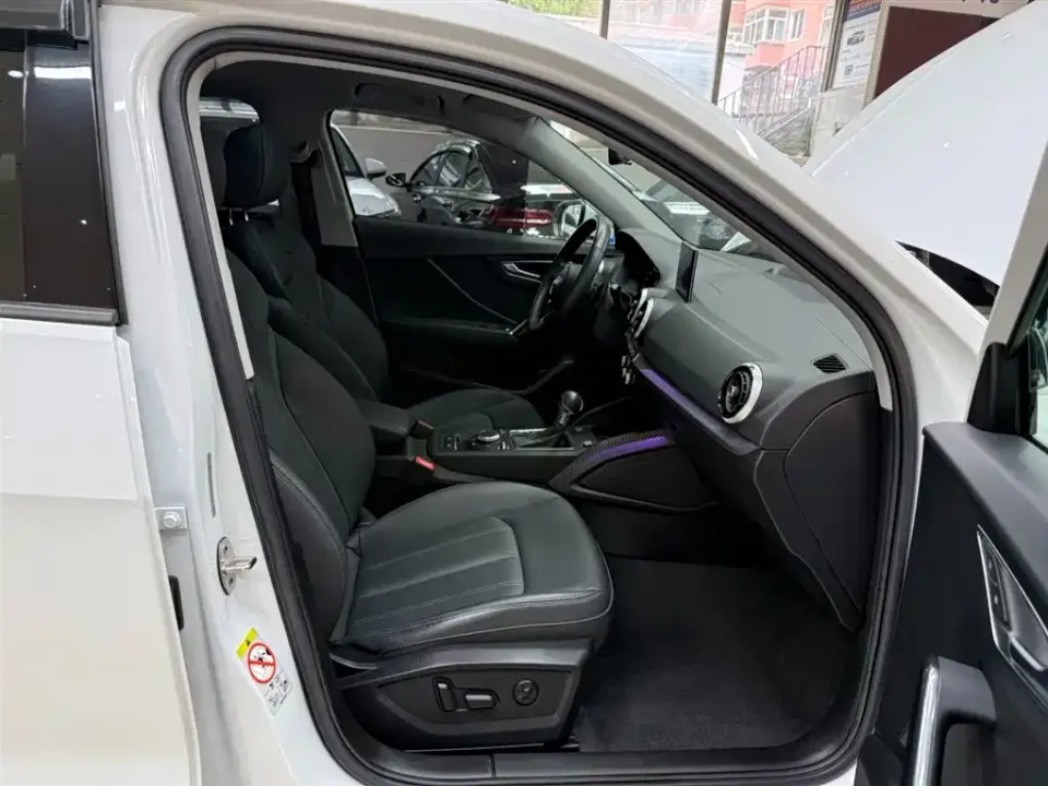 Audi Q2L