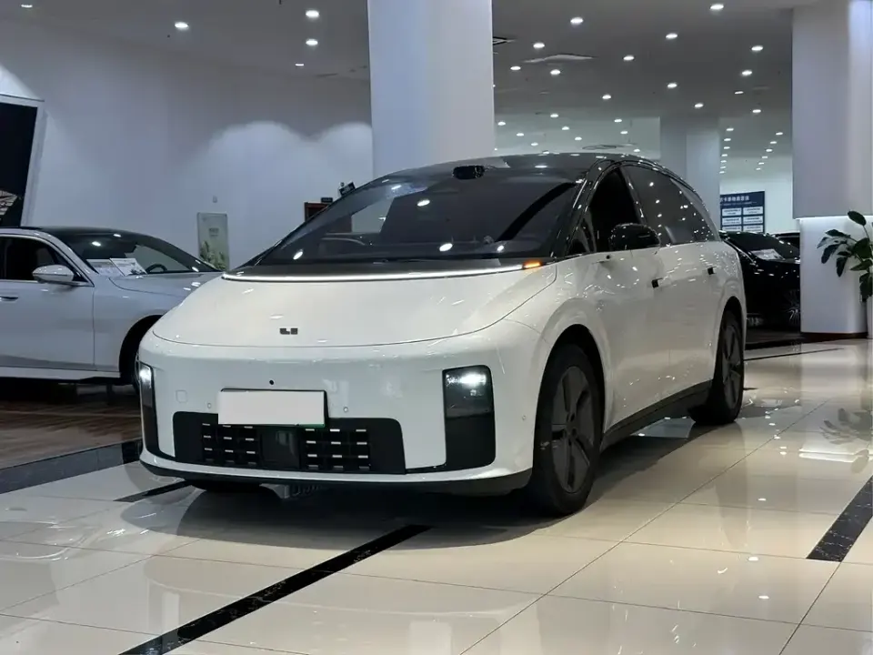 Li Li i8
