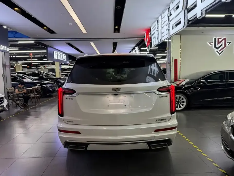 Cadillac XT6