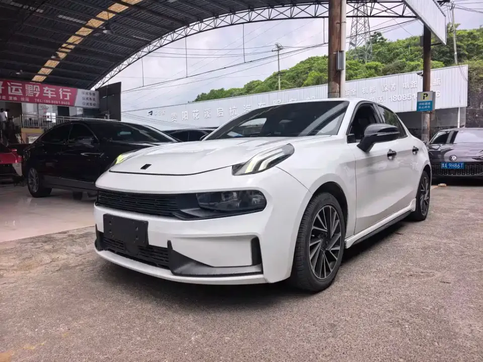 Lynk & Co 03