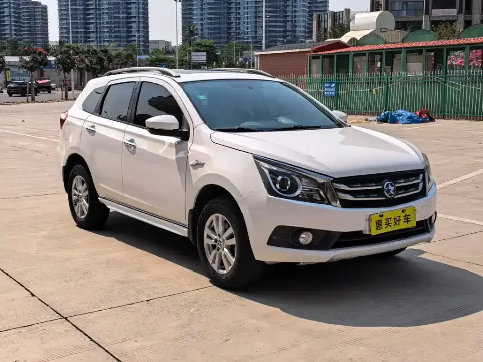 Venucia T70
