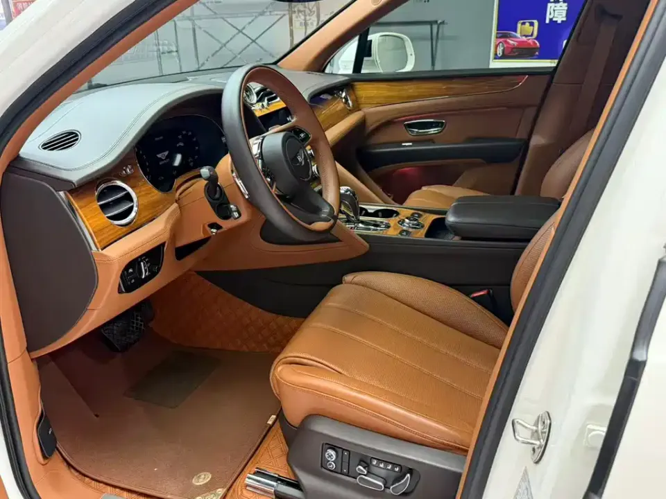 Bentley Bentayga PHEV