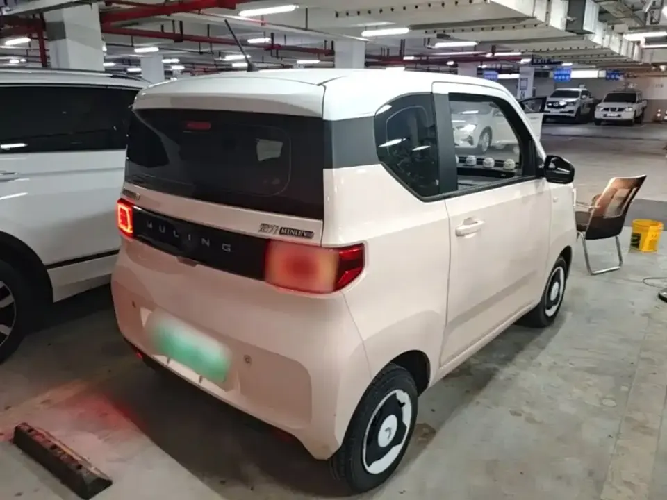 Wuling MINIEV
