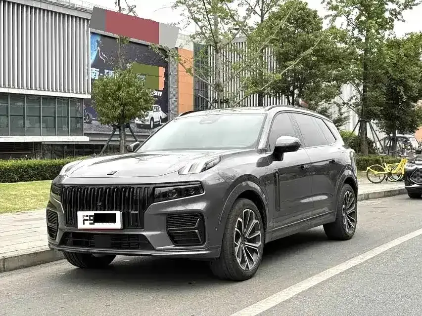 Lynk & Co 09 EM-P