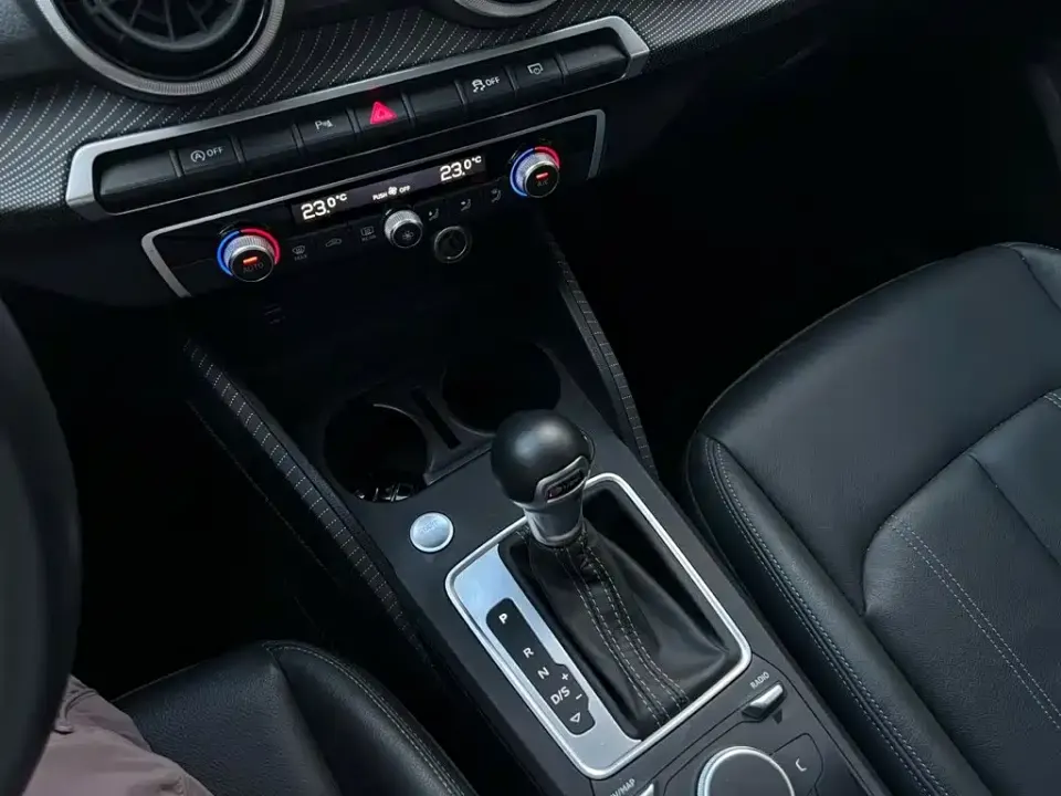 Audi Q2L