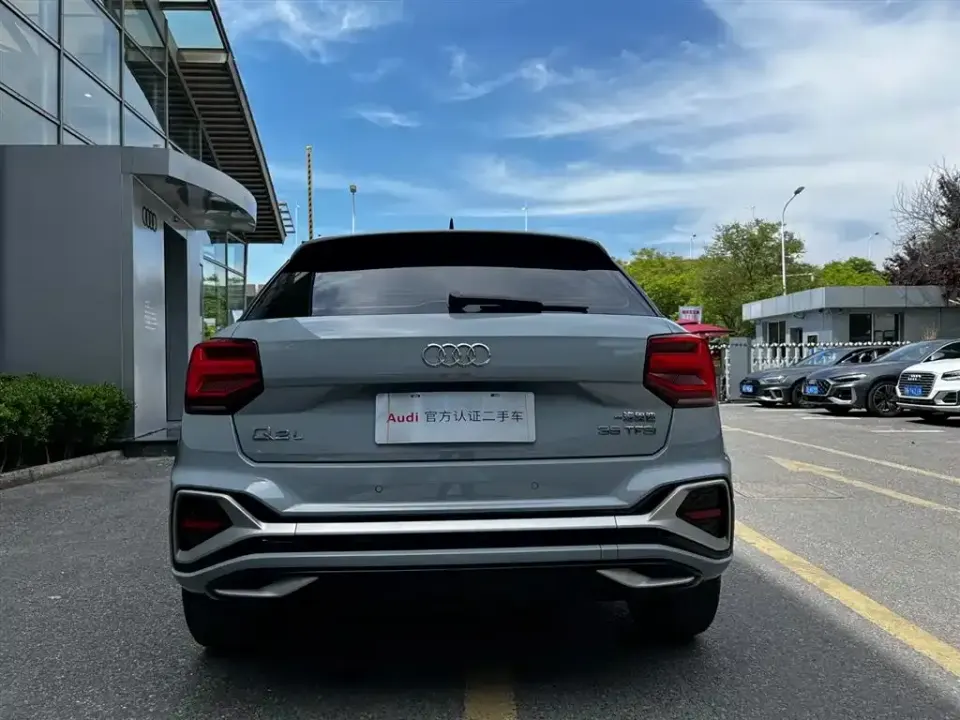 Audi Q2L