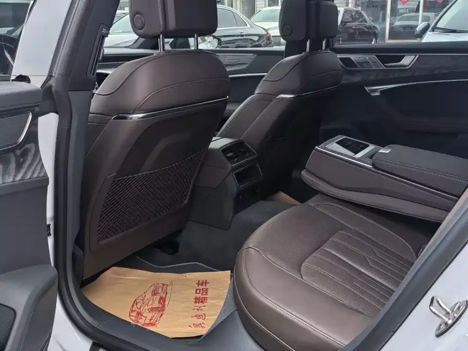 Audi A7L