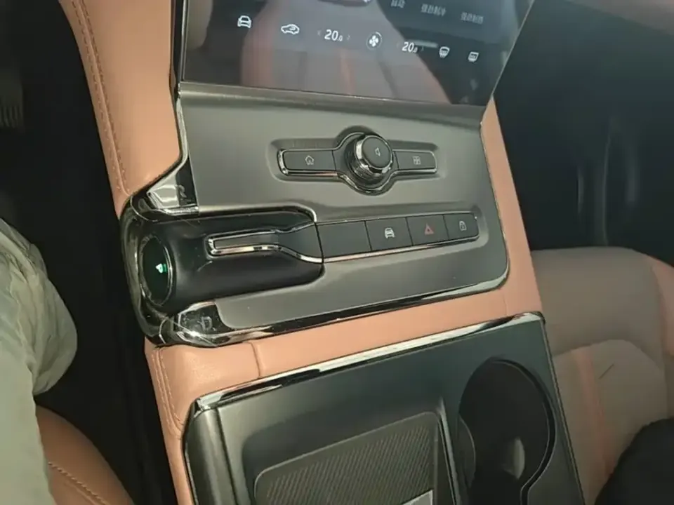 Nio EC6