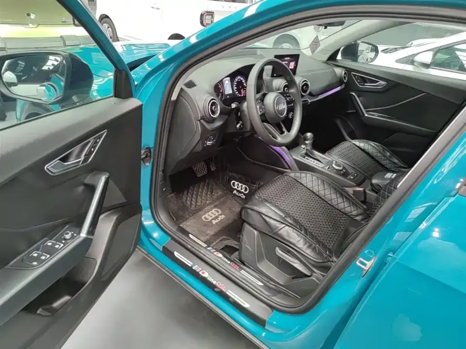 Audi Q2L