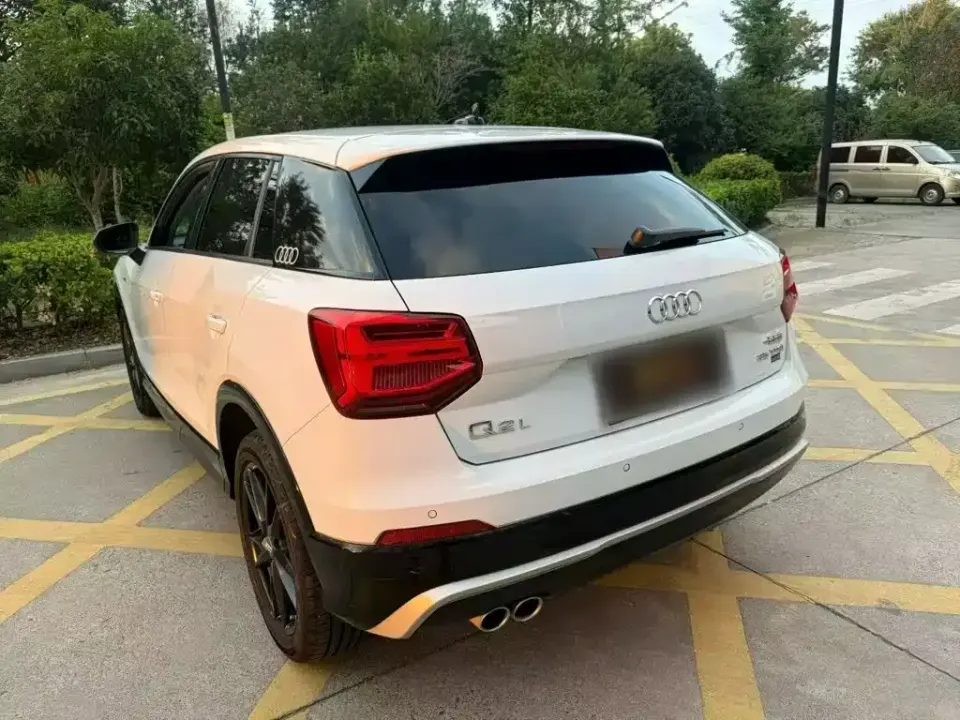 Audi Q2L
