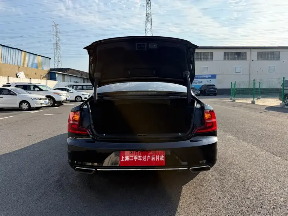 Volvo S90