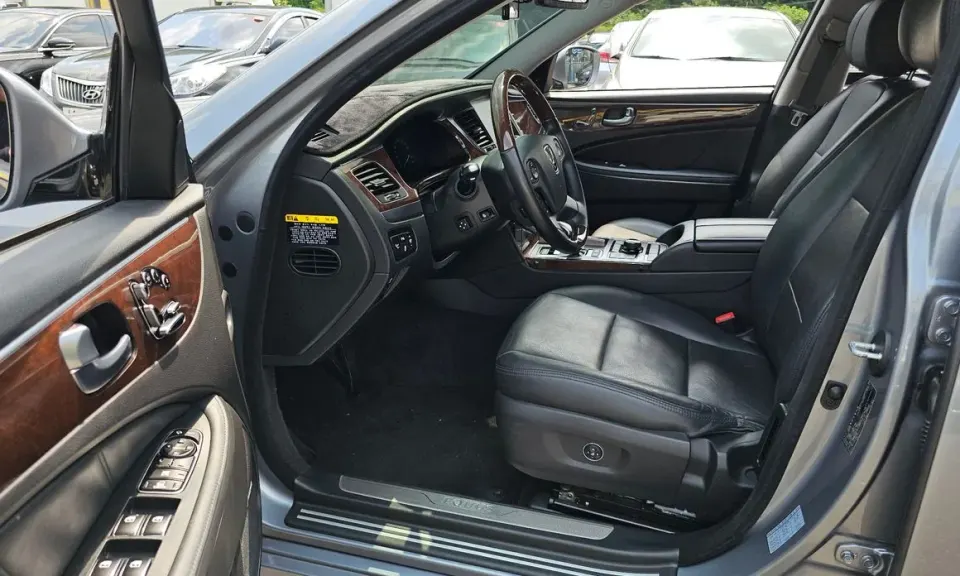 Hyundai Equus