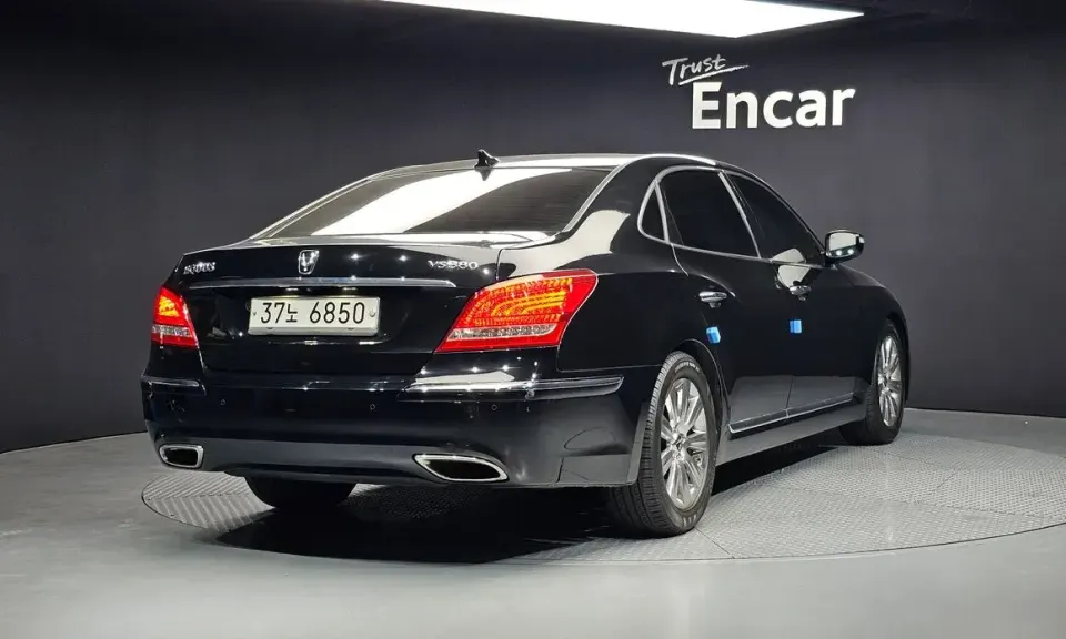 Hyundai Equus