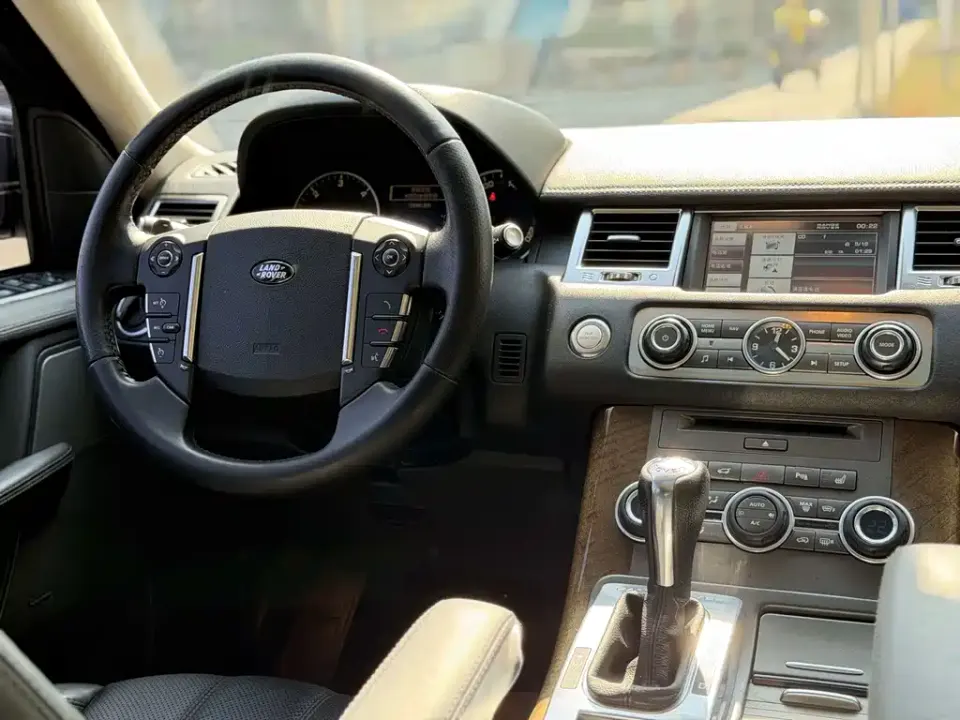 Land Rover Sport