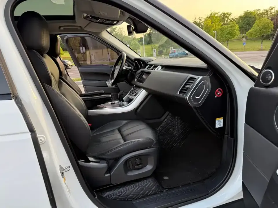 Land Rover Sport