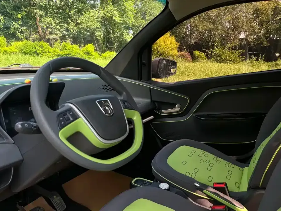 Baojun E100