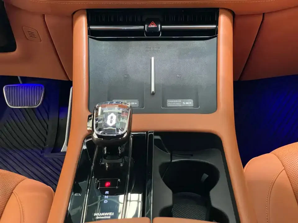 AITO M7