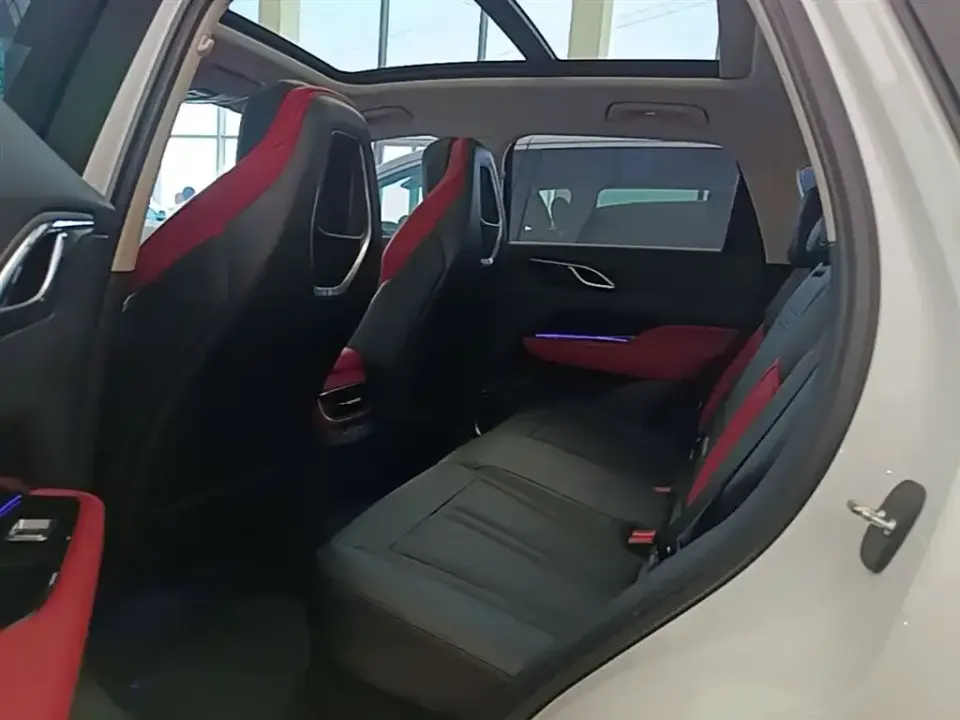 Hongqi Hongqi HS3