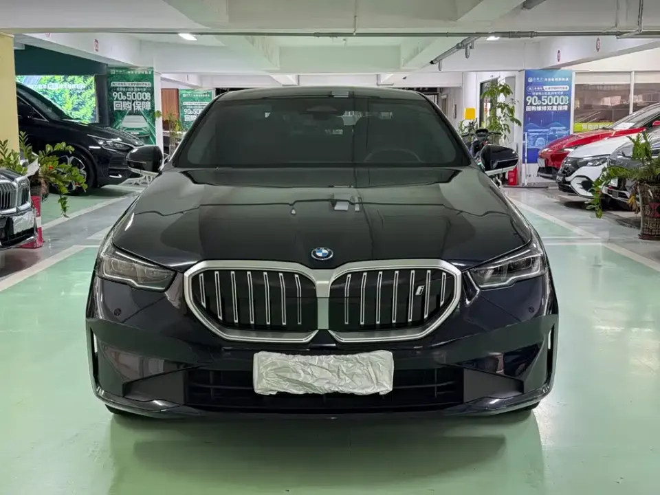 BMW i5