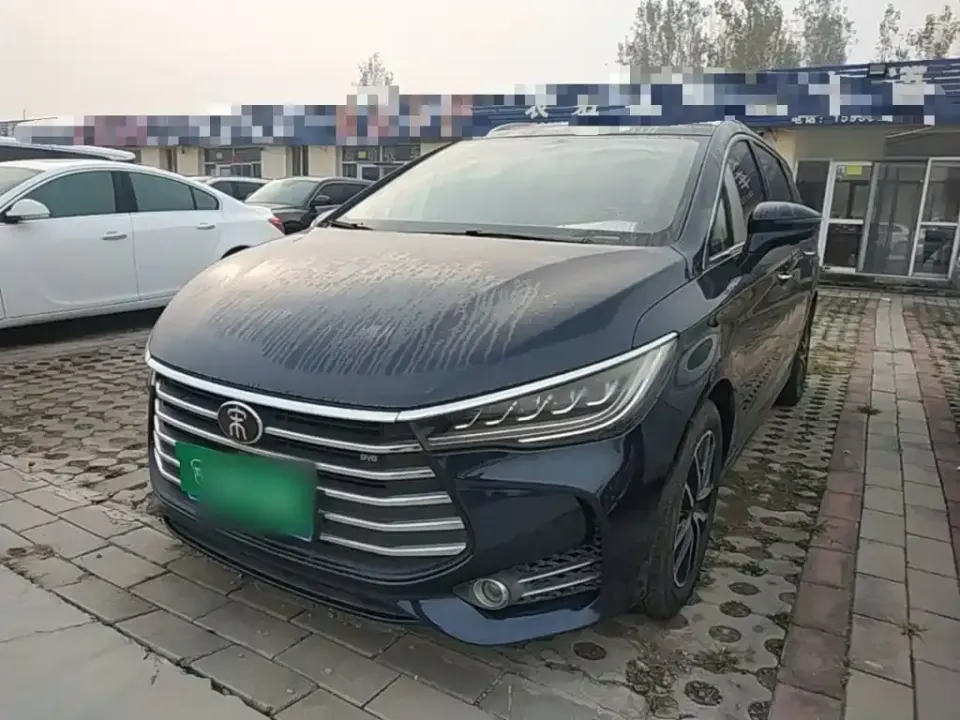 BYD MAX