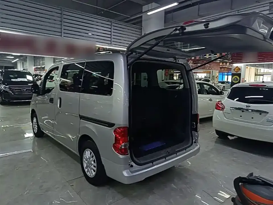 Nissan NV200