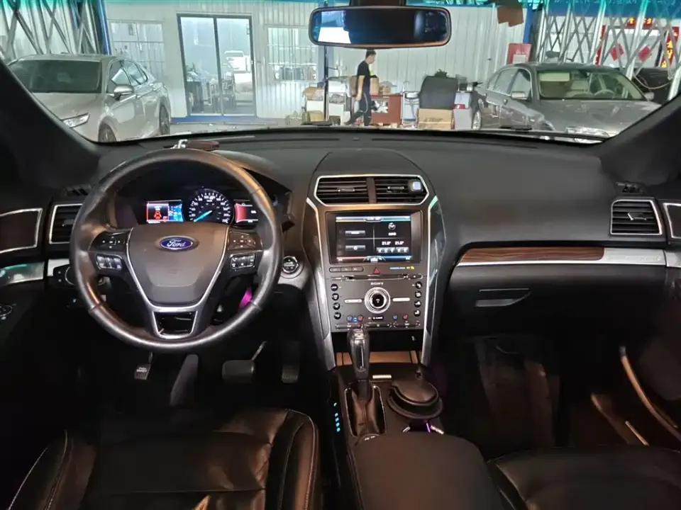 Ford Explorer (Import)