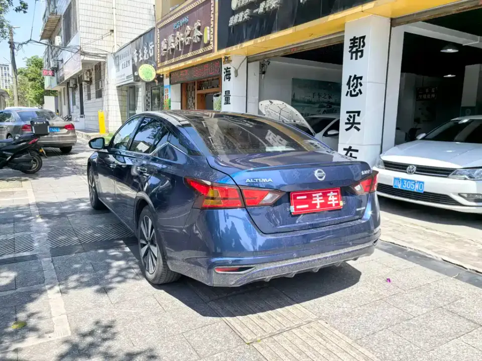 Nissan Teana