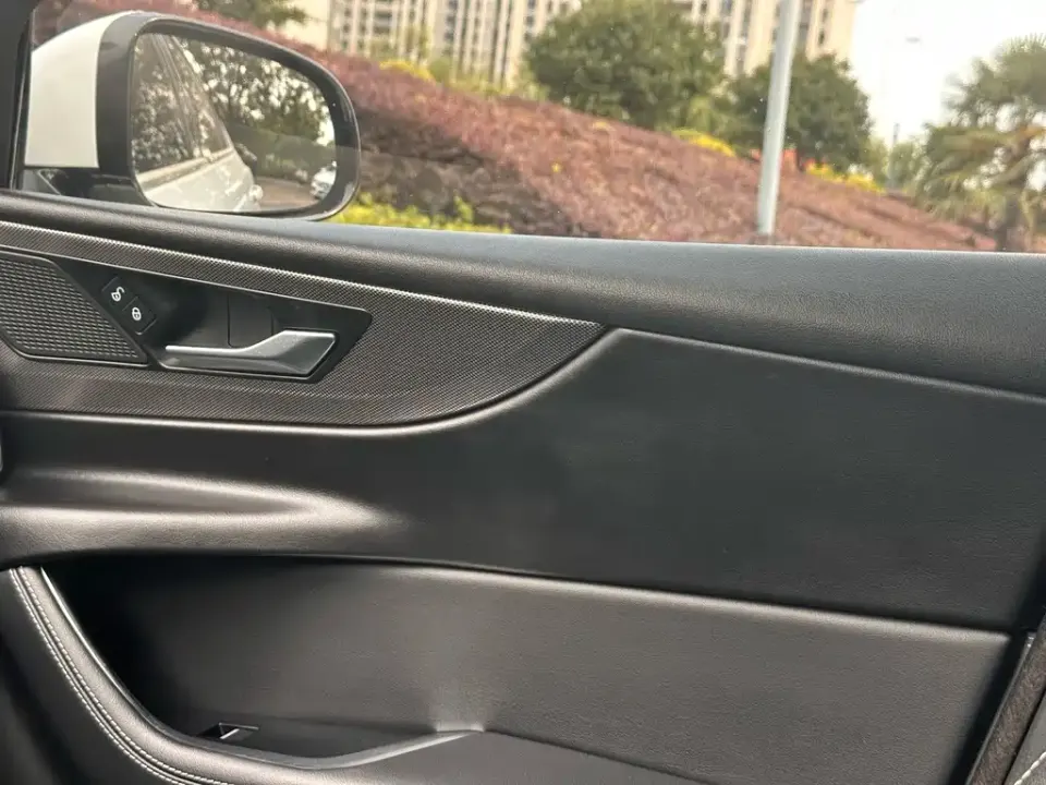 Jaguar XEL