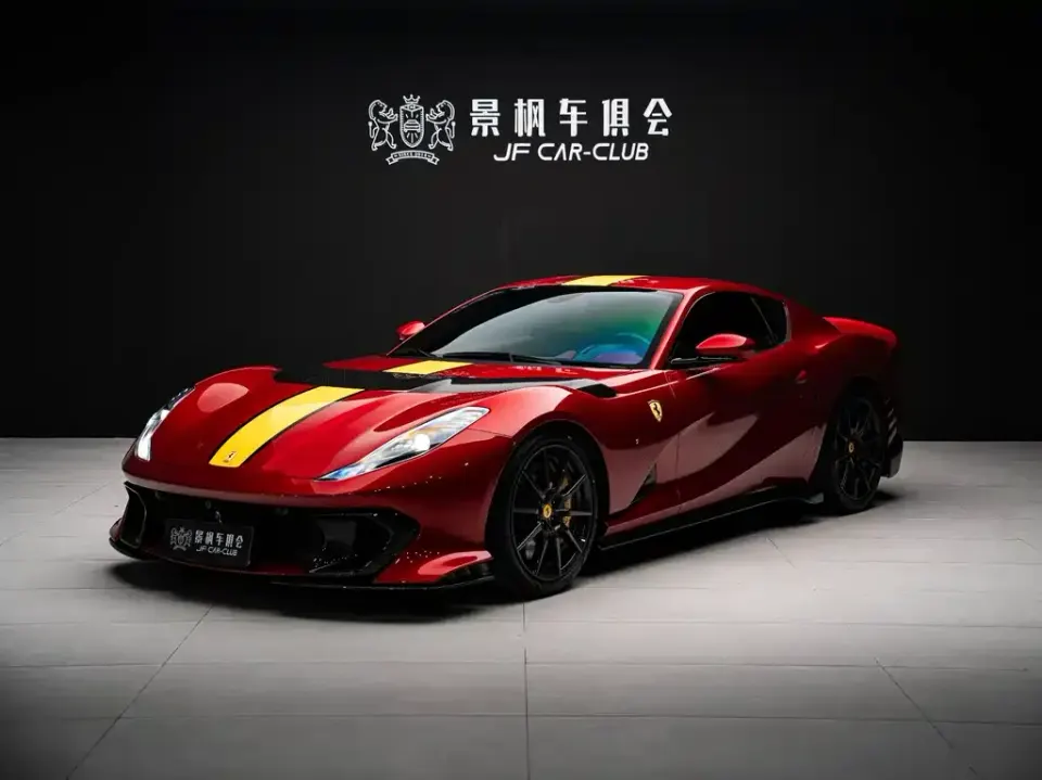 Ferrari 812