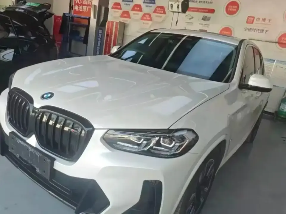 BMW iX3