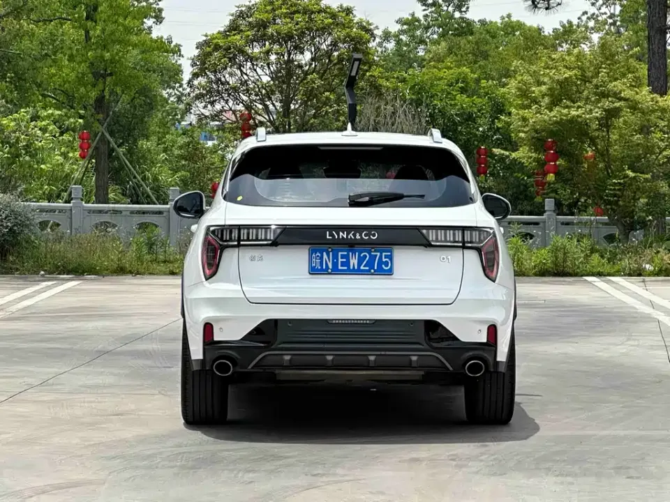 Lynk & Co 01