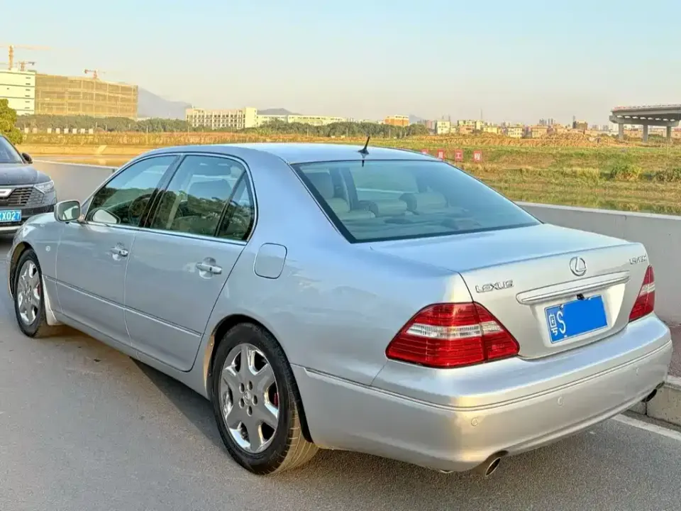 Lexus LS