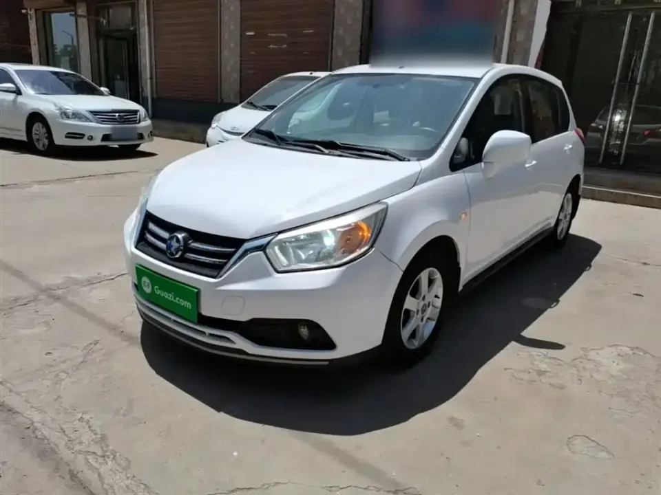 Venucia R50